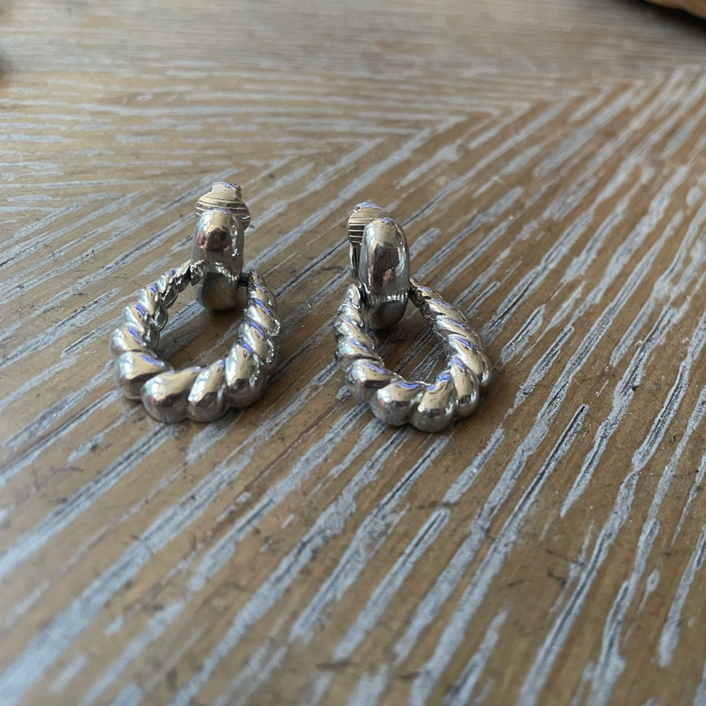 5 pairs of vintage clip on earrings - Picture 8 of 12